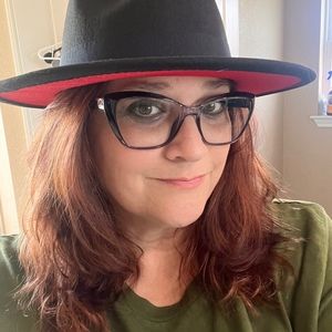 Meet your Posher, Tabitha